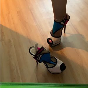 Trim color Heels